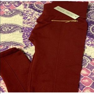 Soho girl burgundy leggings w gold zipper Small